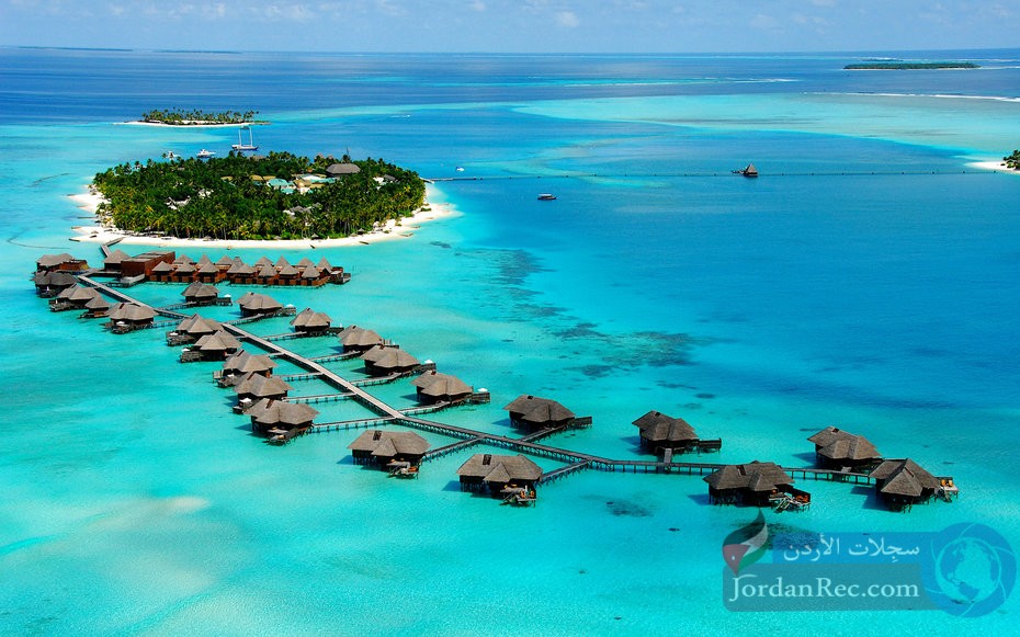 بالصور: سحر وجاذبية جزر المالديف