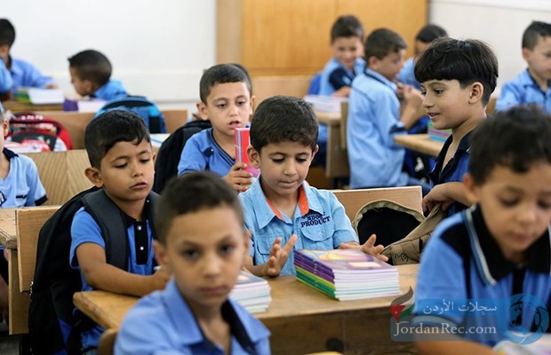 وزير التربية يعلن عودة الطلبة لمدارسهم الفصل الثاني
