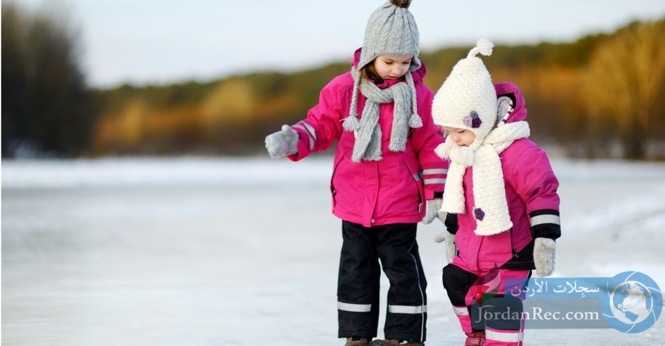 نصائح للحفاظ على دفء الأطفال هذا الشتاء 
