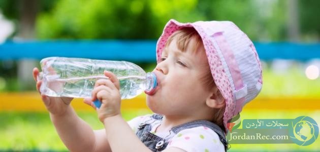 أهم فوائد الماء للأطفال والكمية التي يحتاجها كل طفل