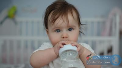 منح جرعة ماء قبل هذا السن للطفل قد يؤدي  لقتله