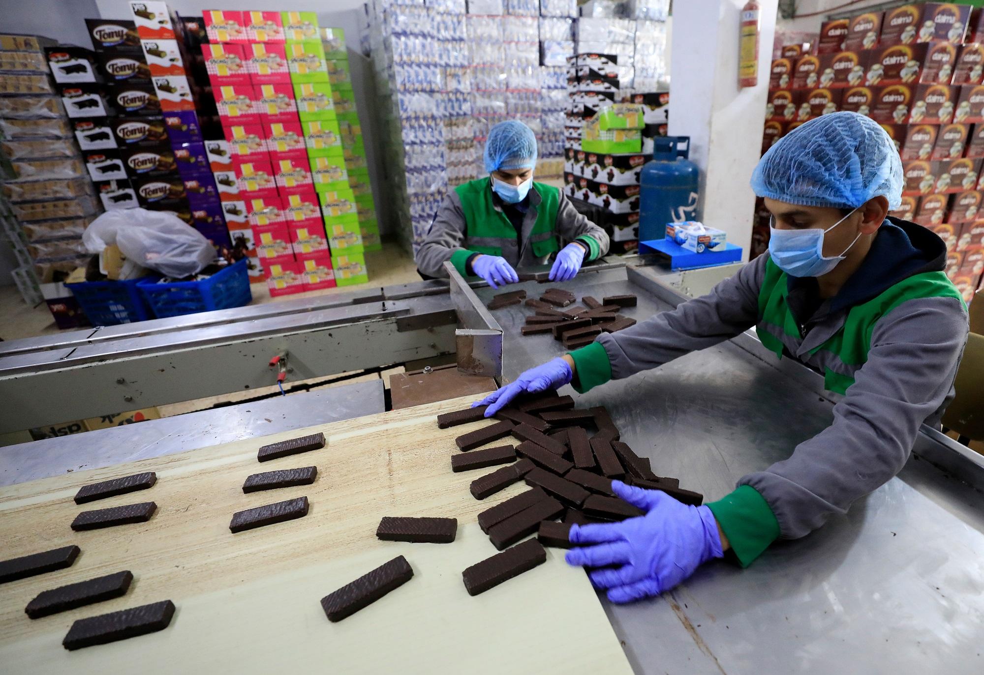 مطلوب عمال إنتاج لمصنع شوكولاتة في المقابلين